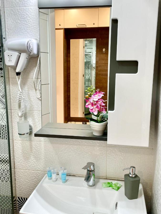 Sea View Apartments Orbi Beach Tower Батумі Екстер'єр фото