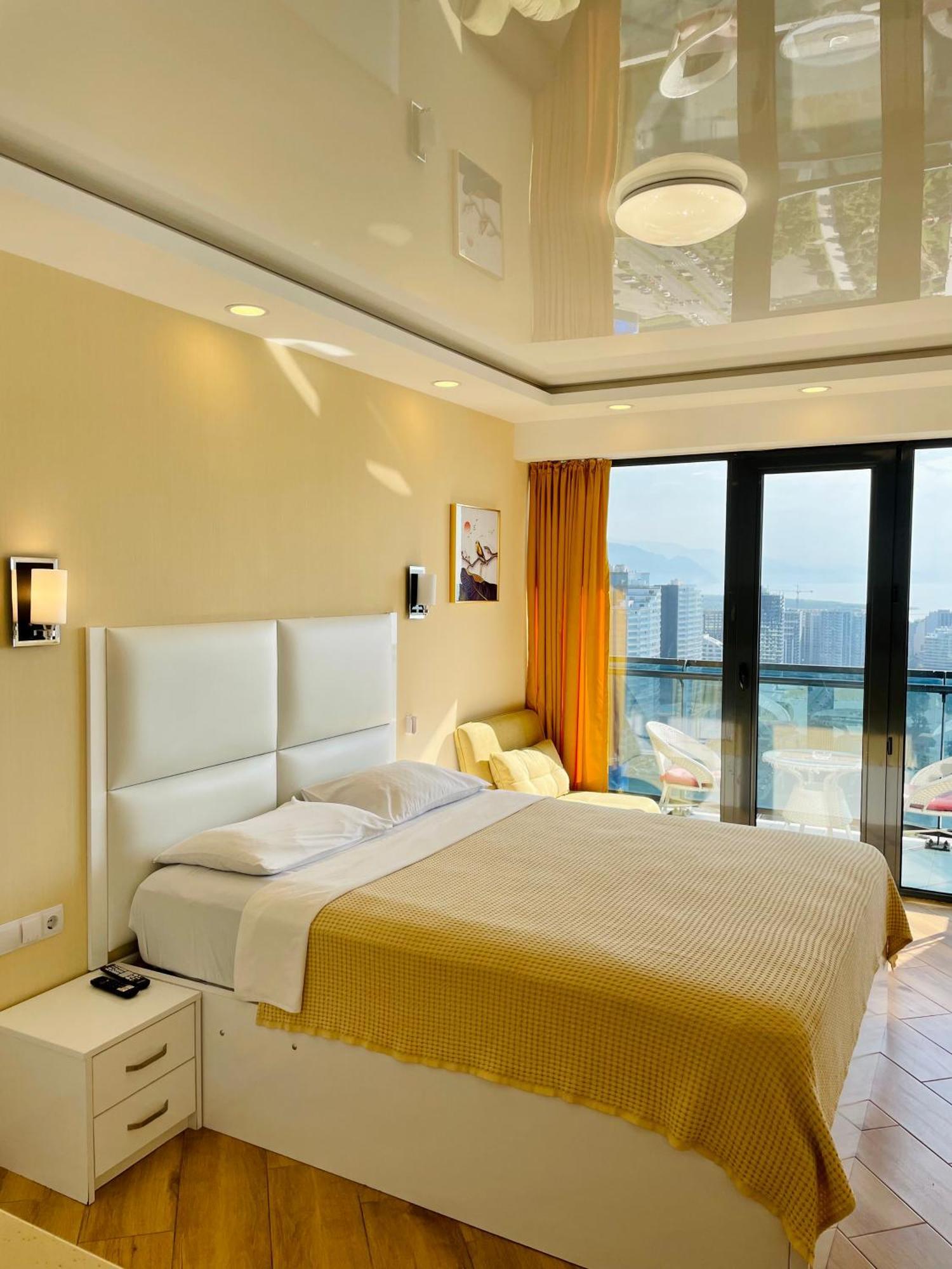 Sea View Apartments Orbi Beach Tower Батумі Екстер'єр фото