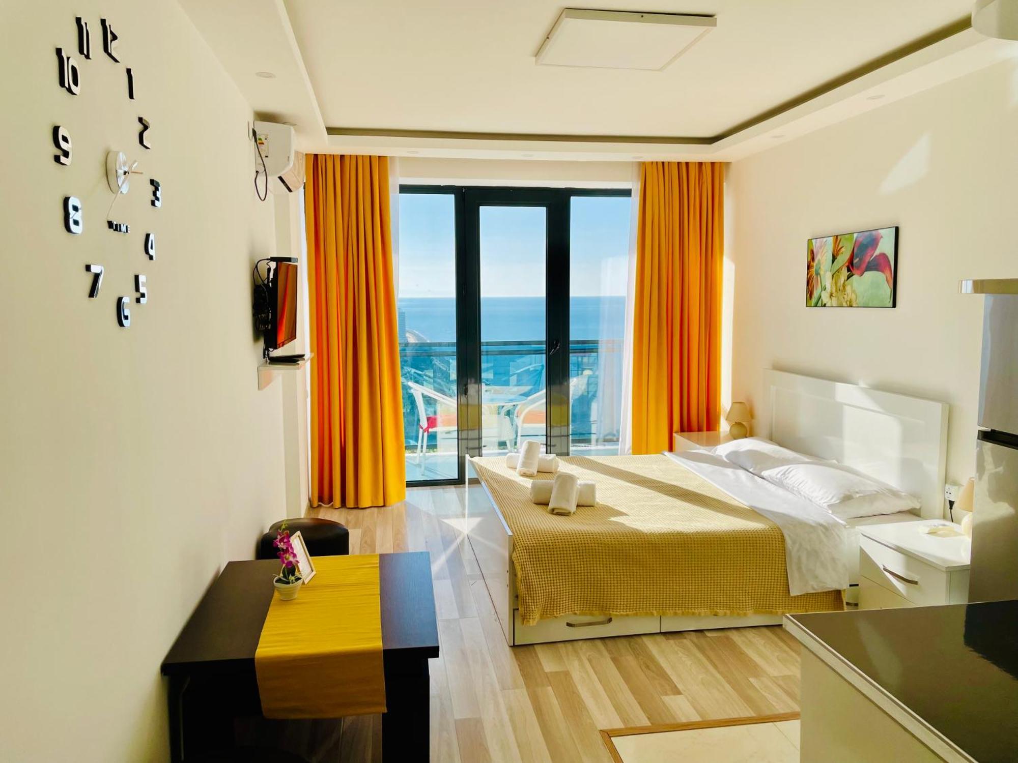 Sea View Apartments Orbi Beach Tower Батумі Екстер'єр фото