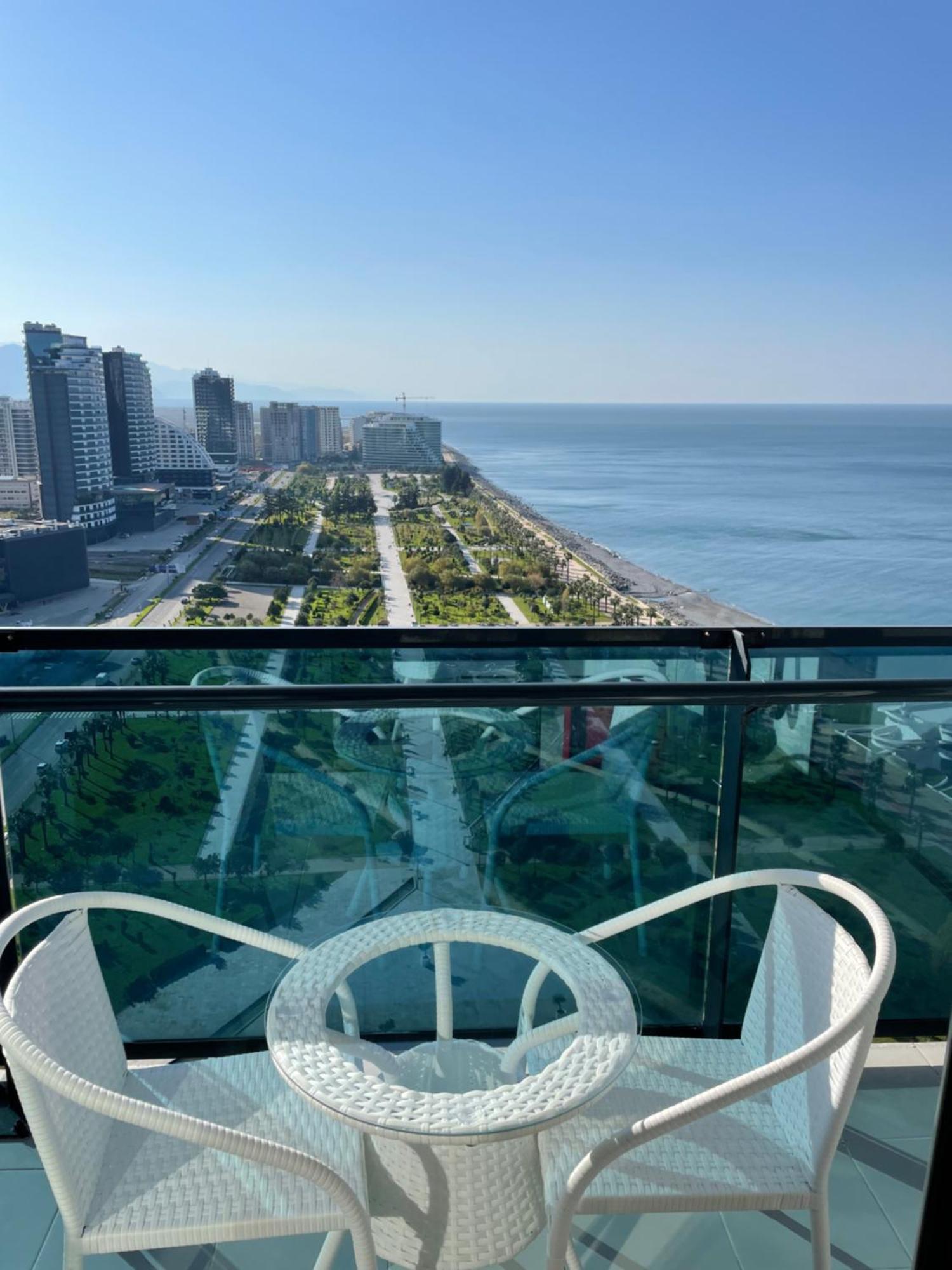 Sea View Apartments Orbi Beach Tower Батумі Екстер'єр фото