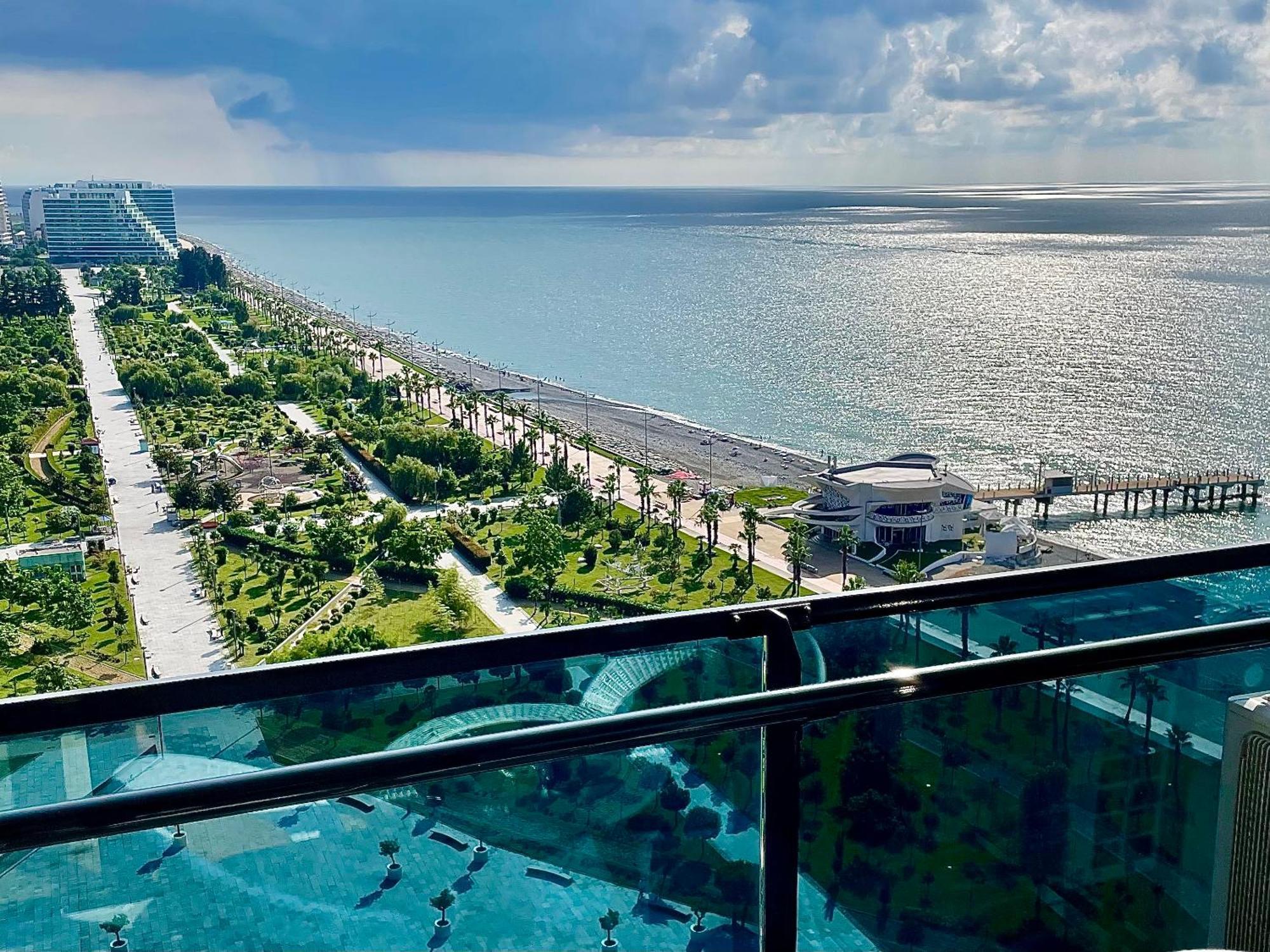 Sea View Apartments Orbi Beach Tower Батумі Екстер'єр фото